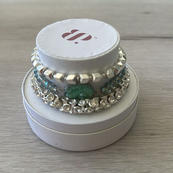 Bomb Party Tell Me About It Stud Bracelets OS EUC IN BOX - Picture 2 of 7